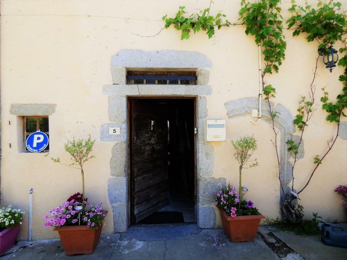 L'Ancien Presbytere Chambres D'Hote Ou Gite Le Dorat Exterior foto